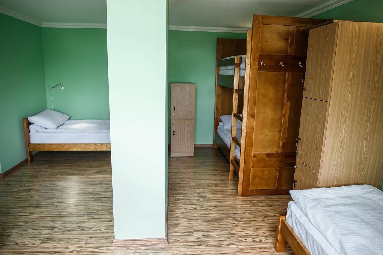Sweet Home Hostel / Guest House Чернивци Екстериор снимка