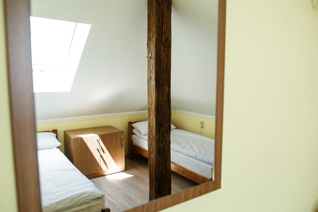Sweet Home Hostel / Guest House Чернивци Екстериор снимка
