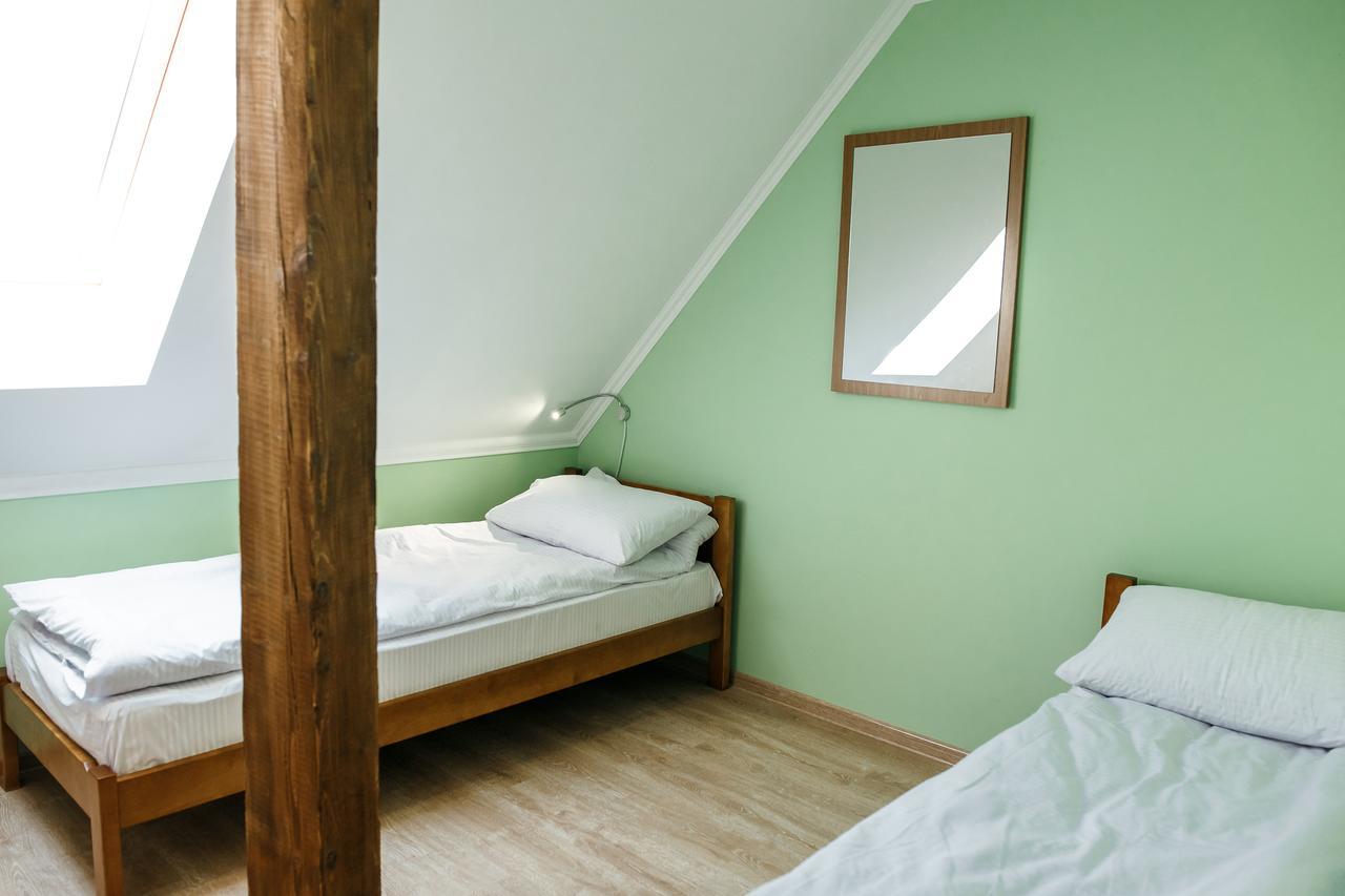 Sweet Home Hostel / Guest House Чернивци Екстериор снимка