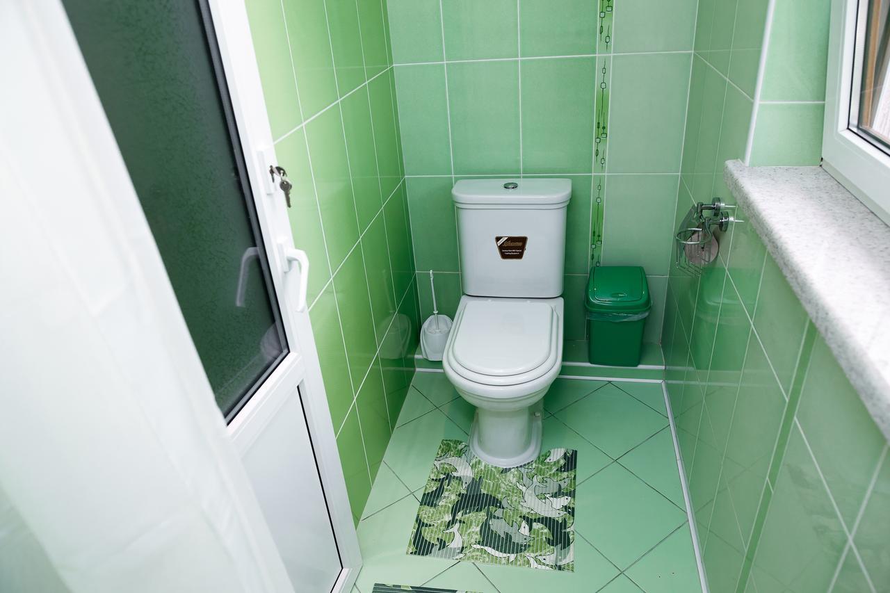 Sweet Home Hostel / Guest House Чернивци Екстериор снимка