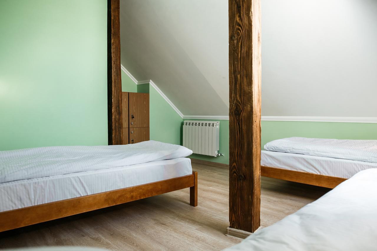 Sweet Home Hostel / Guest House Чернивци Екстериор снимка