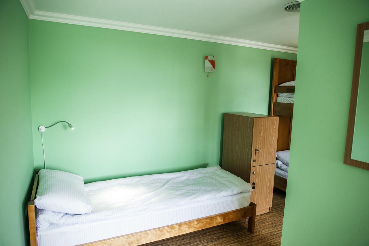 Sweet Home Hostel / Guest House Чернивци Екстериор снимка