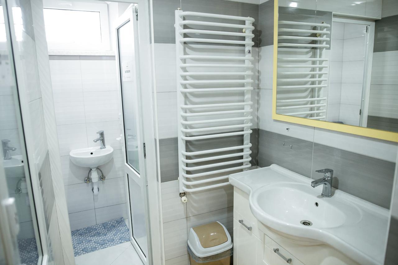 Sweet Home Hostel / Guest House Чернивци Екстериор снимка